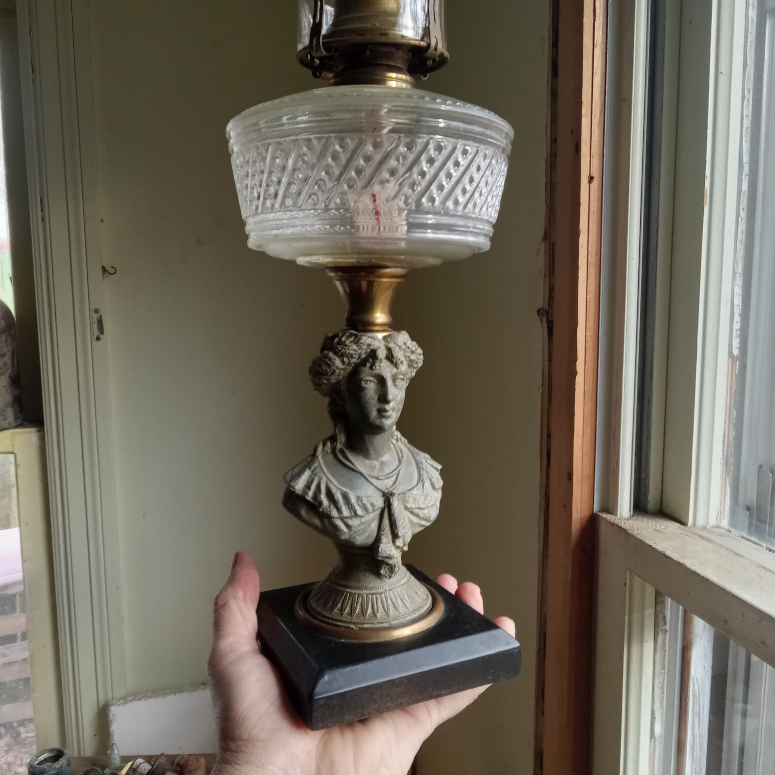 1870s VICTORIAN WOMAN FIGURE STEM KEROSENE LAMP COMPLETE WORKING CONDITION