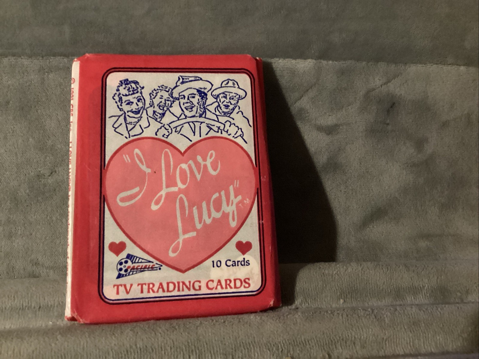 1 PACK I LOVE LUCY TV PACIFIC TRADING CARDS FROM NEW FACTORY WAX