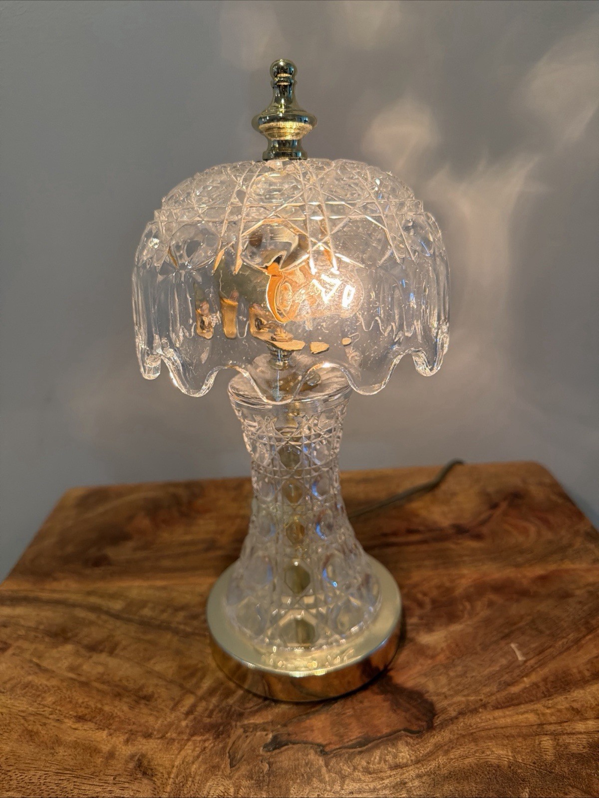 Windsor Button & Cane Vintage Small Boudoir Chrystal Plug Fairy Lamp Corded