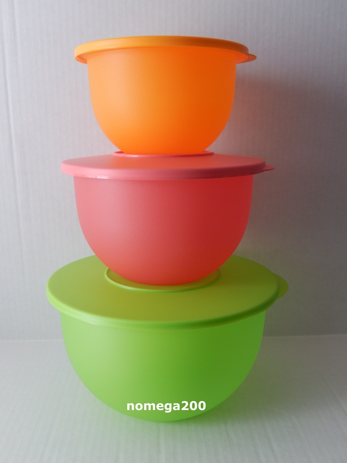 Tupperware Impressions Bowls Set 5 1/2-cup, 10-cup, 18-cup Multicolor