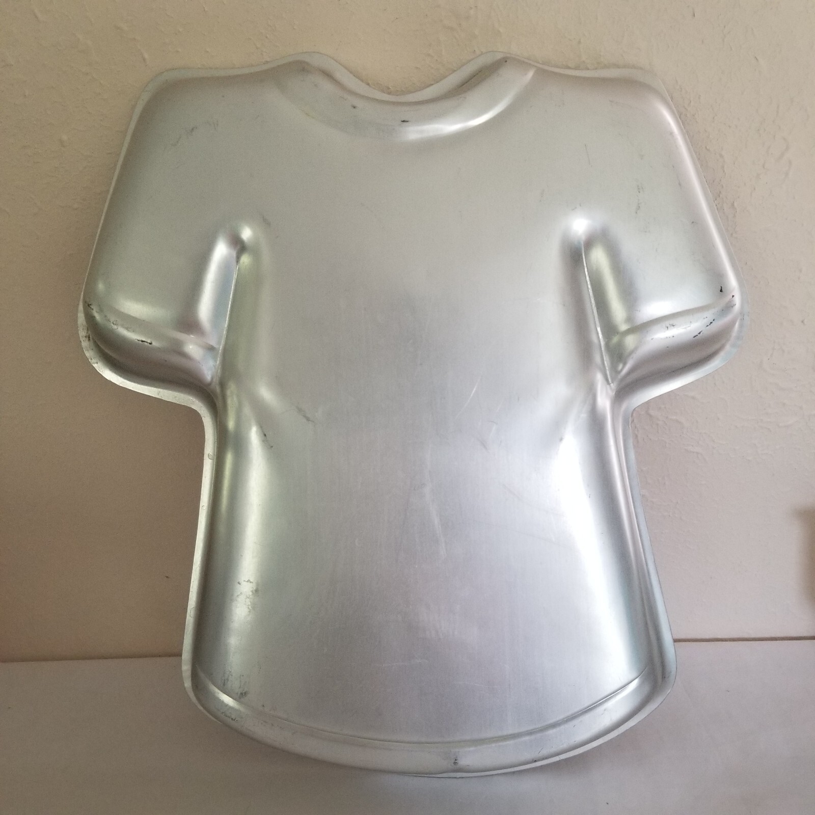 Wilton 1979 Vintage T-Shirt Cake Baking Pan Mold 502-5617 Decorating Ideas Sport