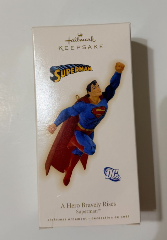 2009 Hallmark Keepsake DC Superman A Hero Bravely Rises Ornament