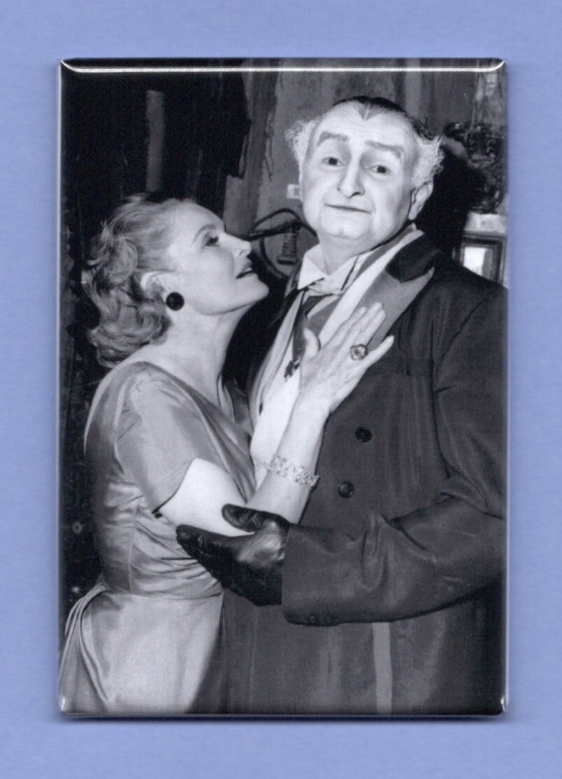 THE MUNSTERS *2X3 FRIDGE MAGNET* SITCOM MONSTER MOVIE HERMAN EDDIE GRANDPA TV