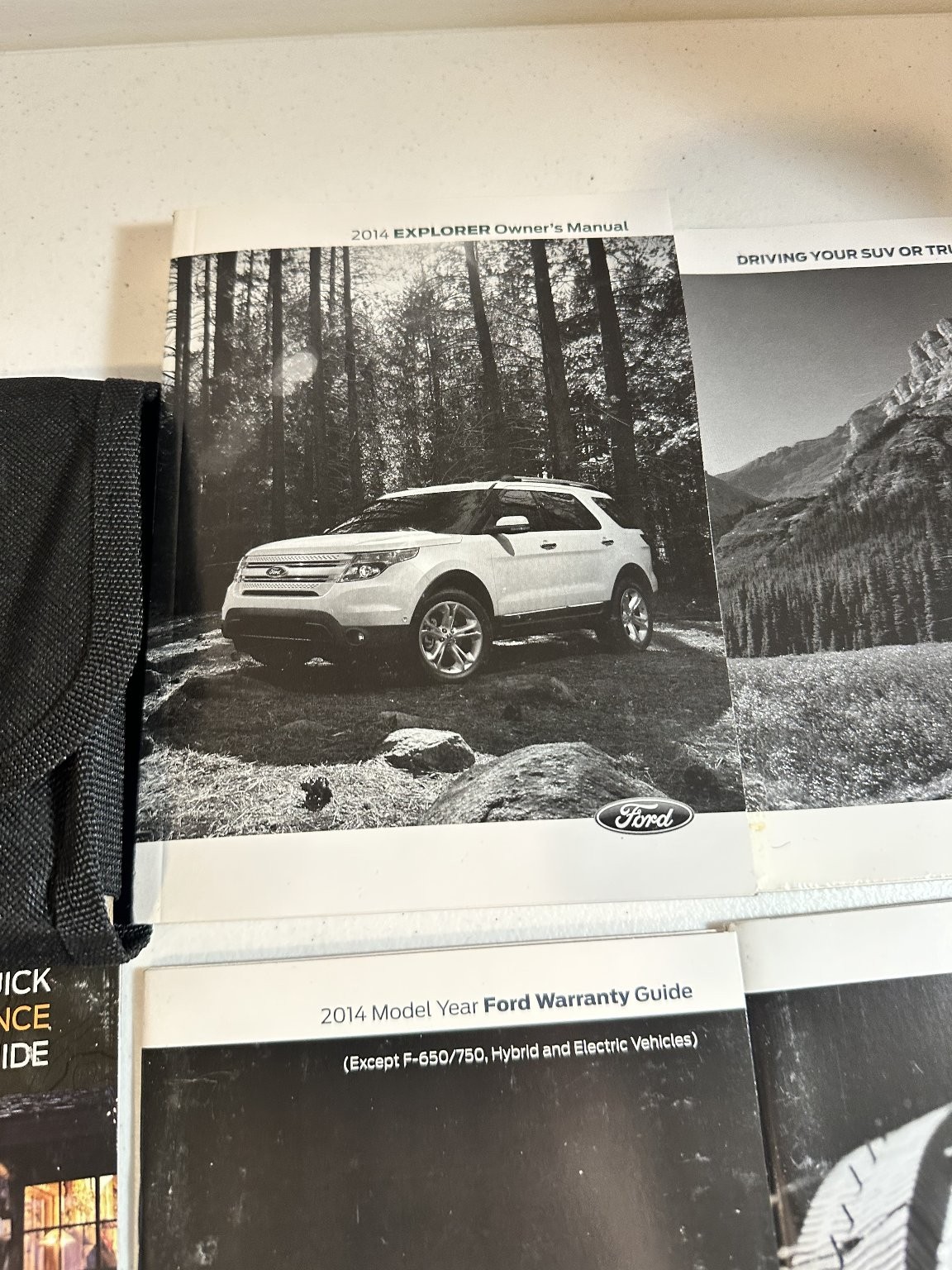 2014 Ford Explorer Owner’s Manual Set