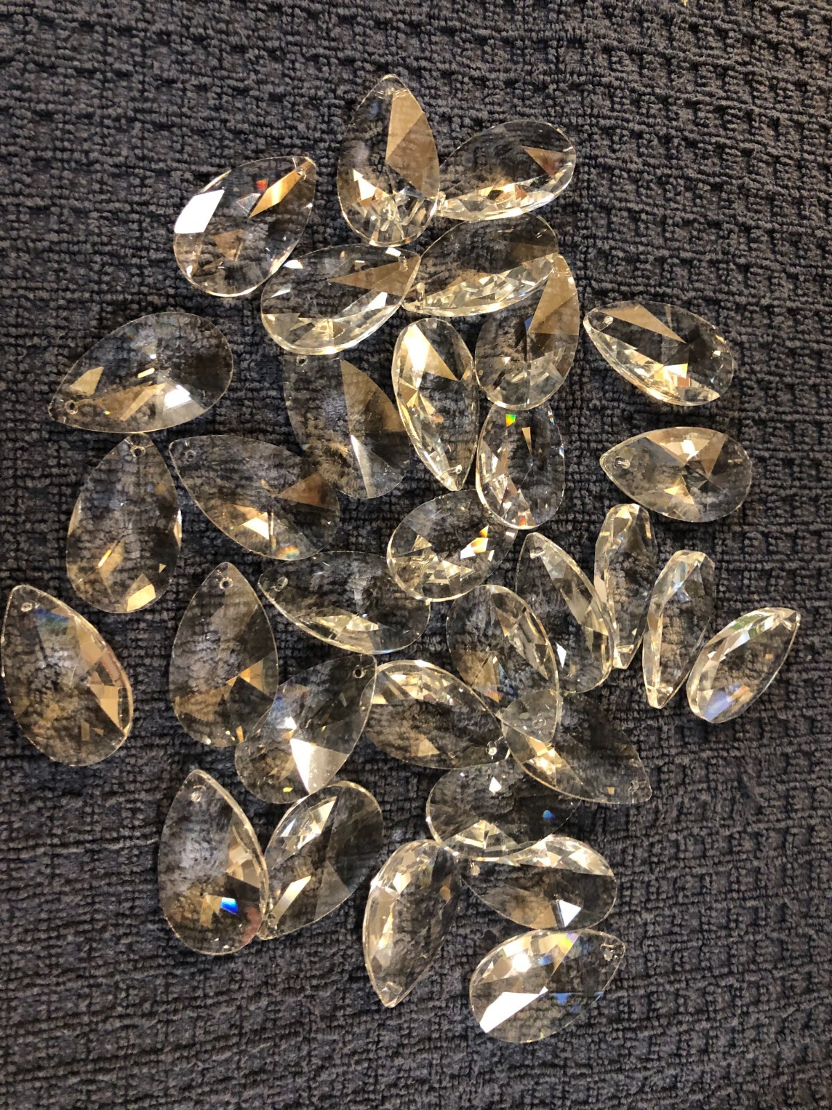 32 pc Antique 1.5″ (38mm) Tear Drop Chandelier Glass Crystal Lamp Prism Hanging
