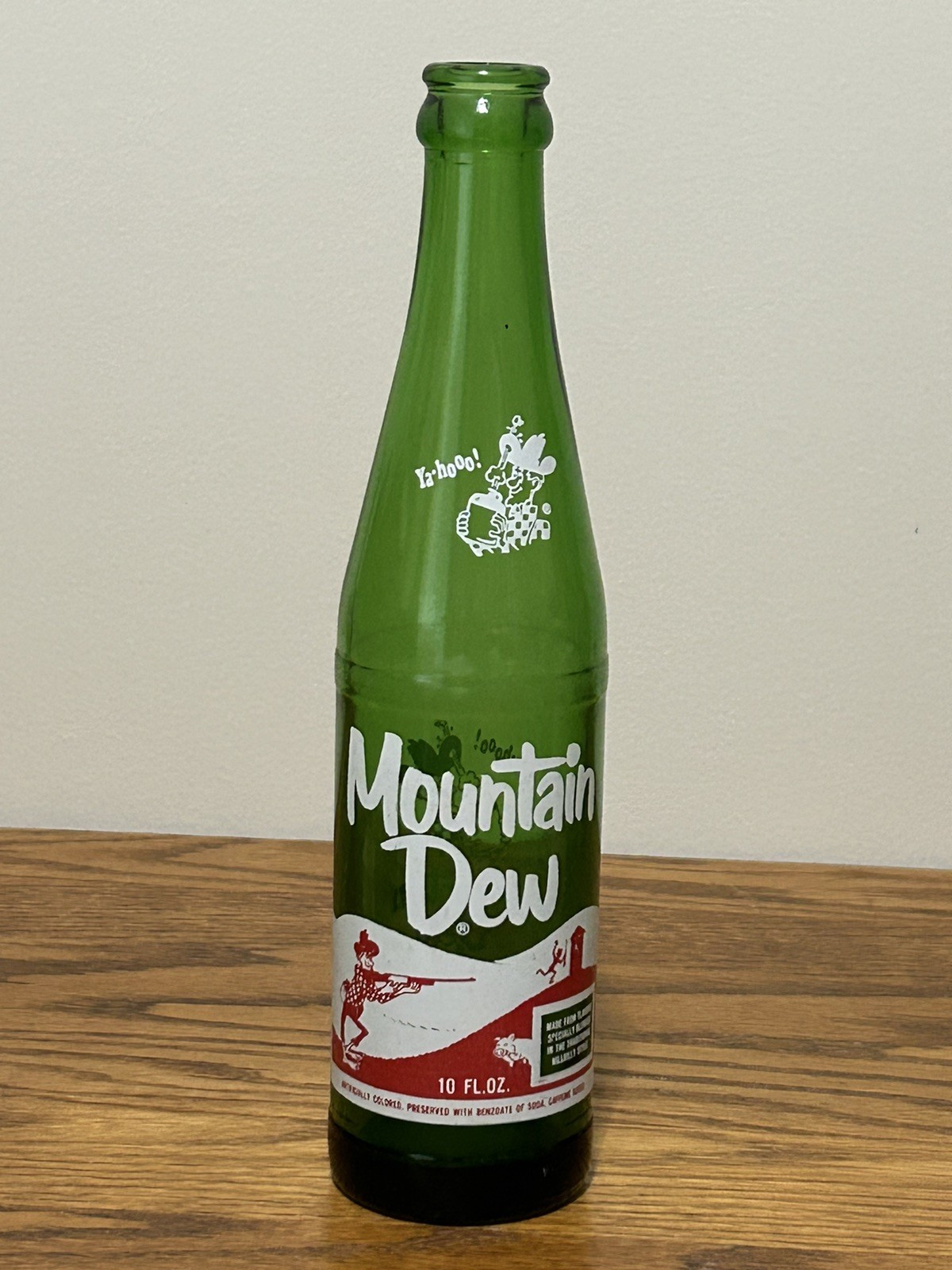LAUGHING PIG 1960’s Mountain Dew Hillbilly Soda Bottle 10 oz