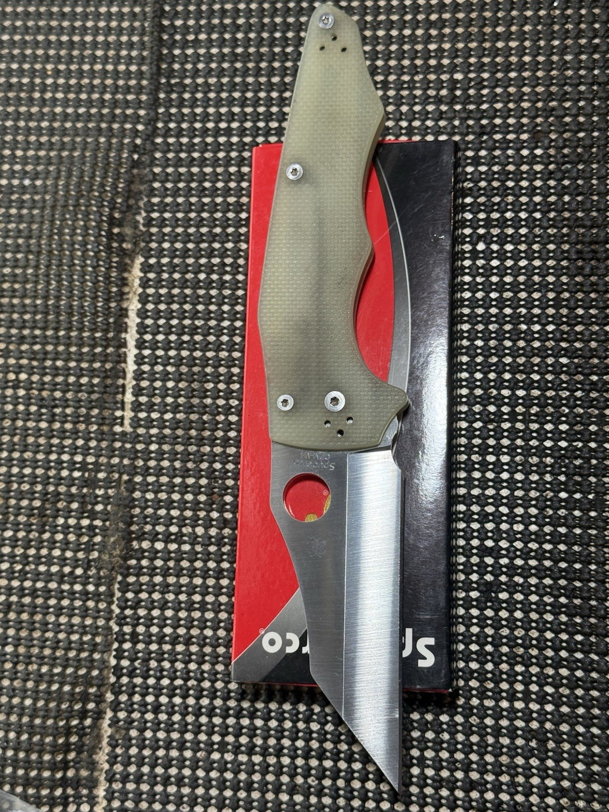 Spyderco YoJumbo M4 Compression Lock Knife Jade G-10 (4″ Satin) Exclusive