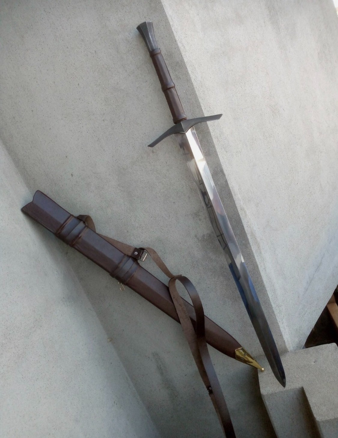 Hand Forged High Carbon Steel Viking Sword Sharp / Battle Ready Medieval Sword