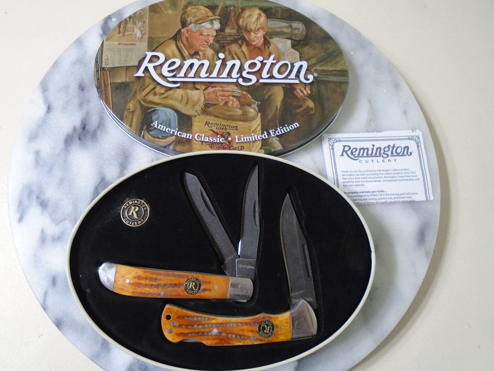 Remington Classic Lockback Hunter 2 Blade Trapper Pocket Knife Set Bone R15683