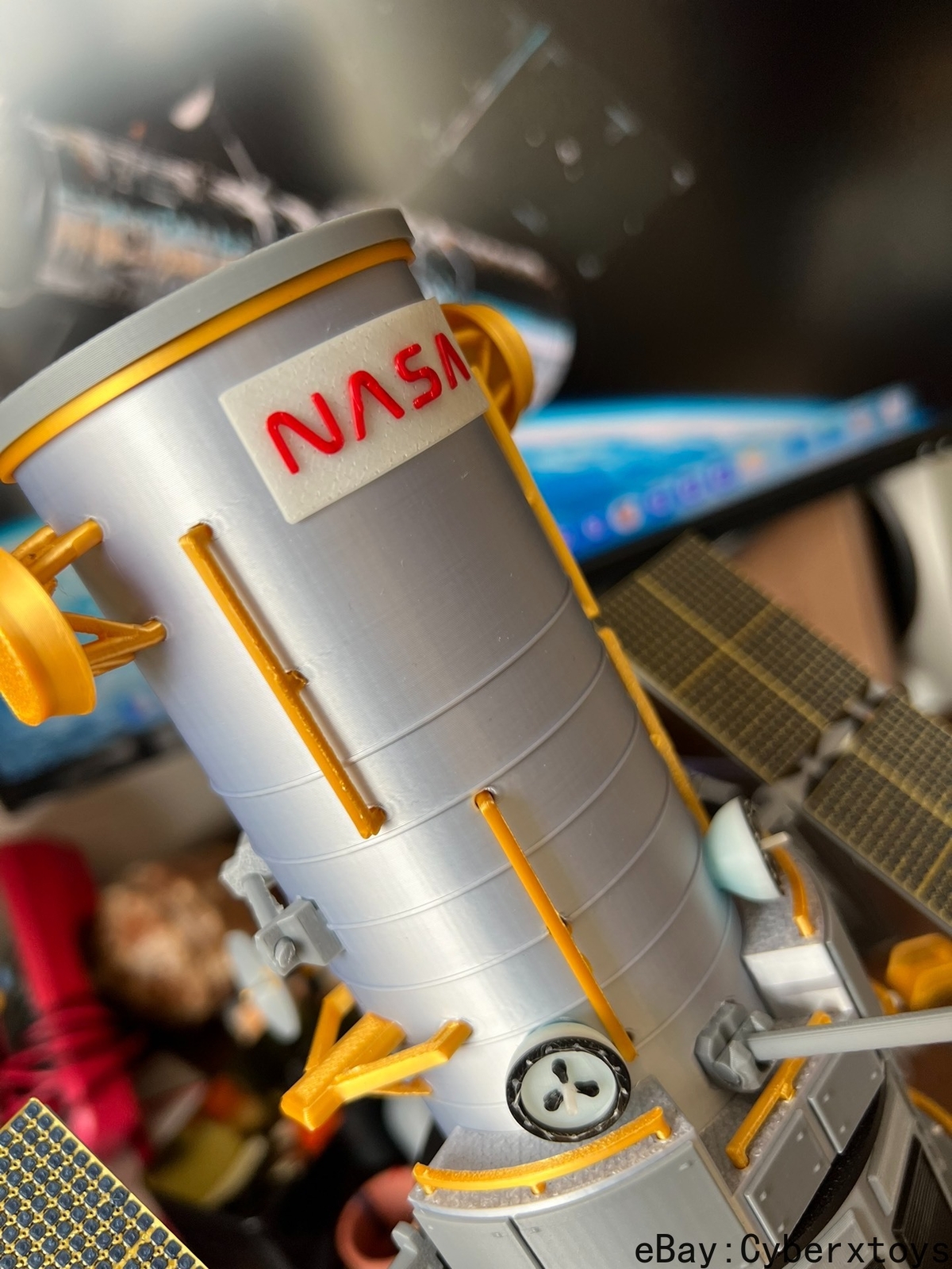 1/60 Scale NASA Hubble Space Telescope HST Static Model Painted