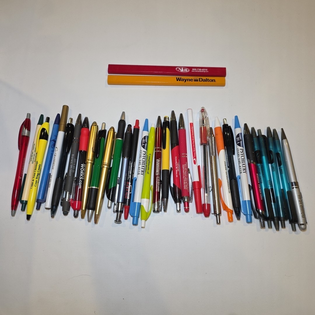 Vintage Lot of 32 Pens – Wholesale Resale Reseller – Advertising Ballpoint