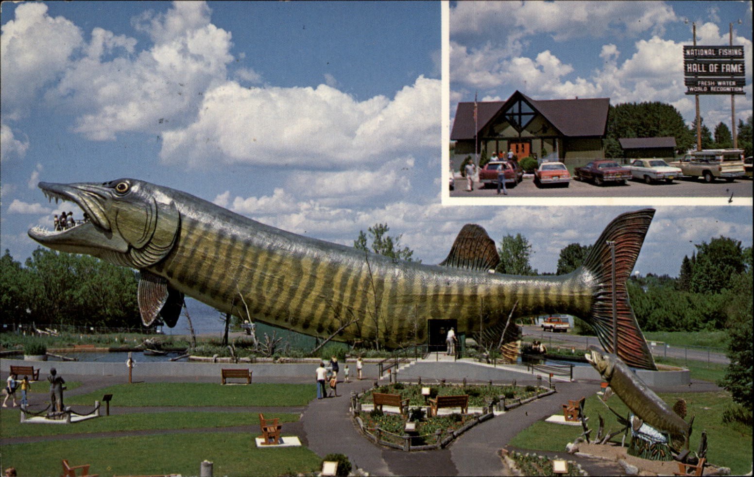 National Freshwater Fishing Hall of Fame Hayward Wisconsin giant fish PC e495