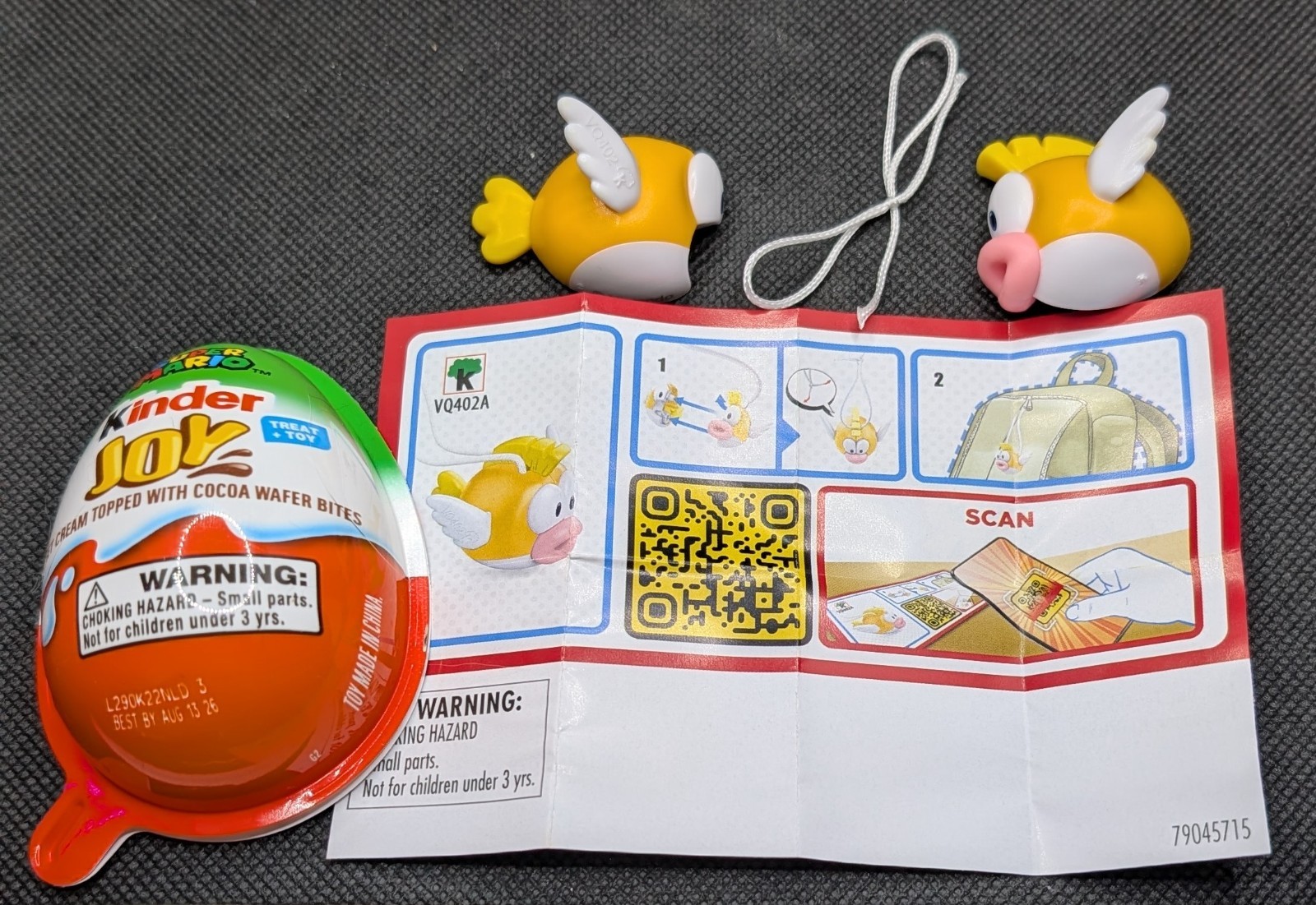 2025 Kinder Joy Super Mario USA – VQ402A Yellow Cheep Cheep Fish toy