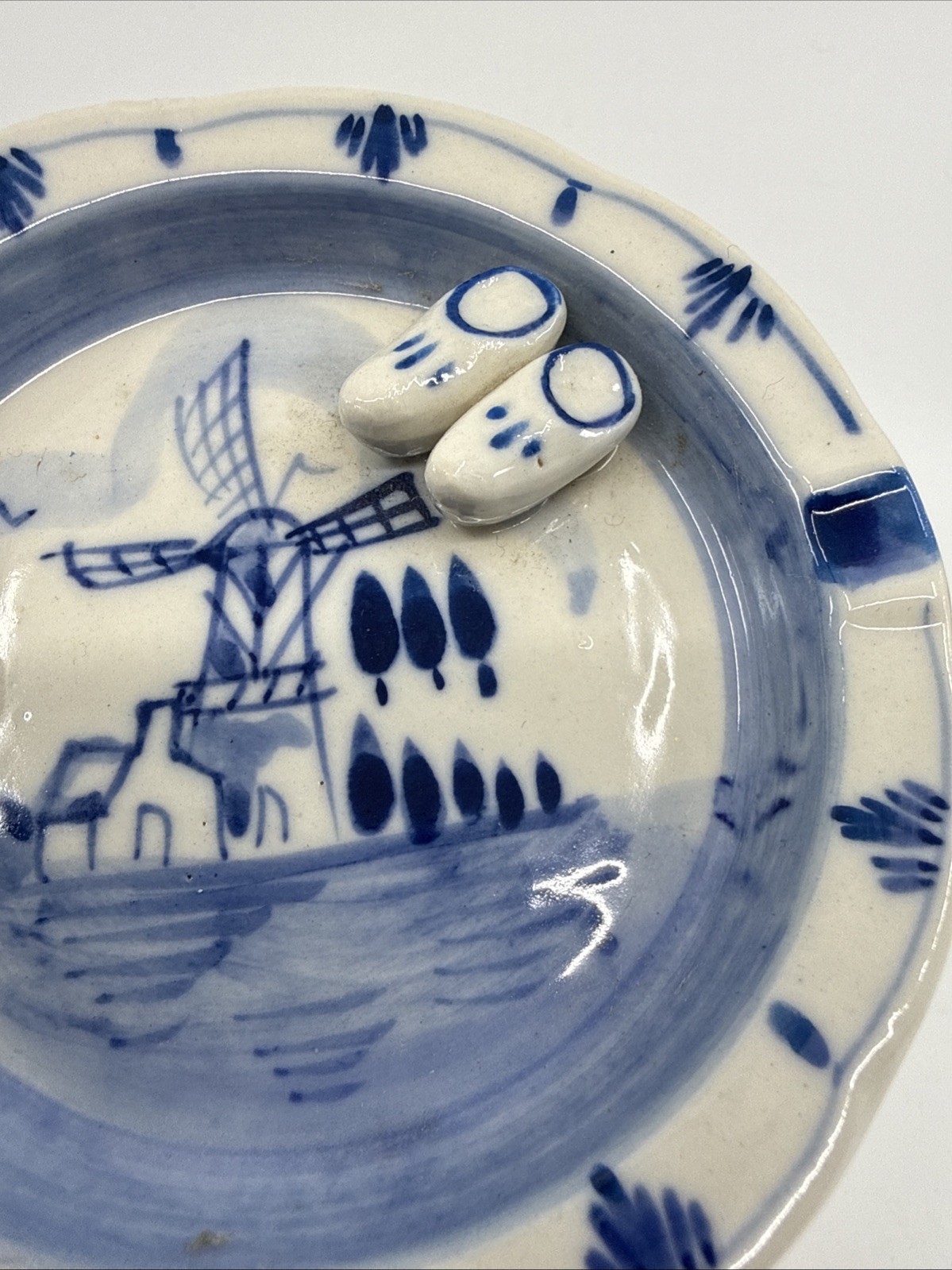 Delfts Ashtray Handpainted 4” Windmill Dutch Shoes Blue White Ceramic