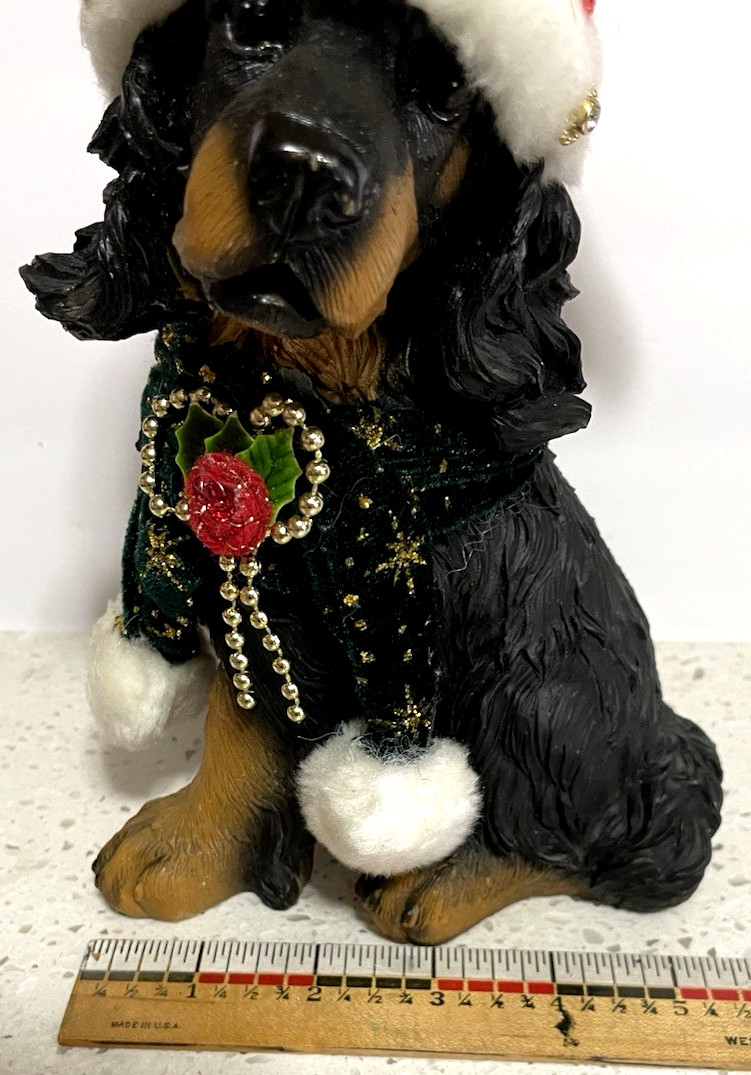 Black/Brown Realistic Cocker Spaniel Dog 8″ Resin Figure w Red Velvet Santa Hat