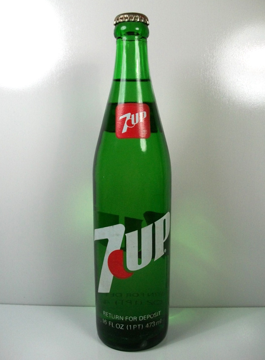 Vintage 1971 Green Glass 7up Soda Bottle ~ ACL ~ 16oz ~ Full (unopened)