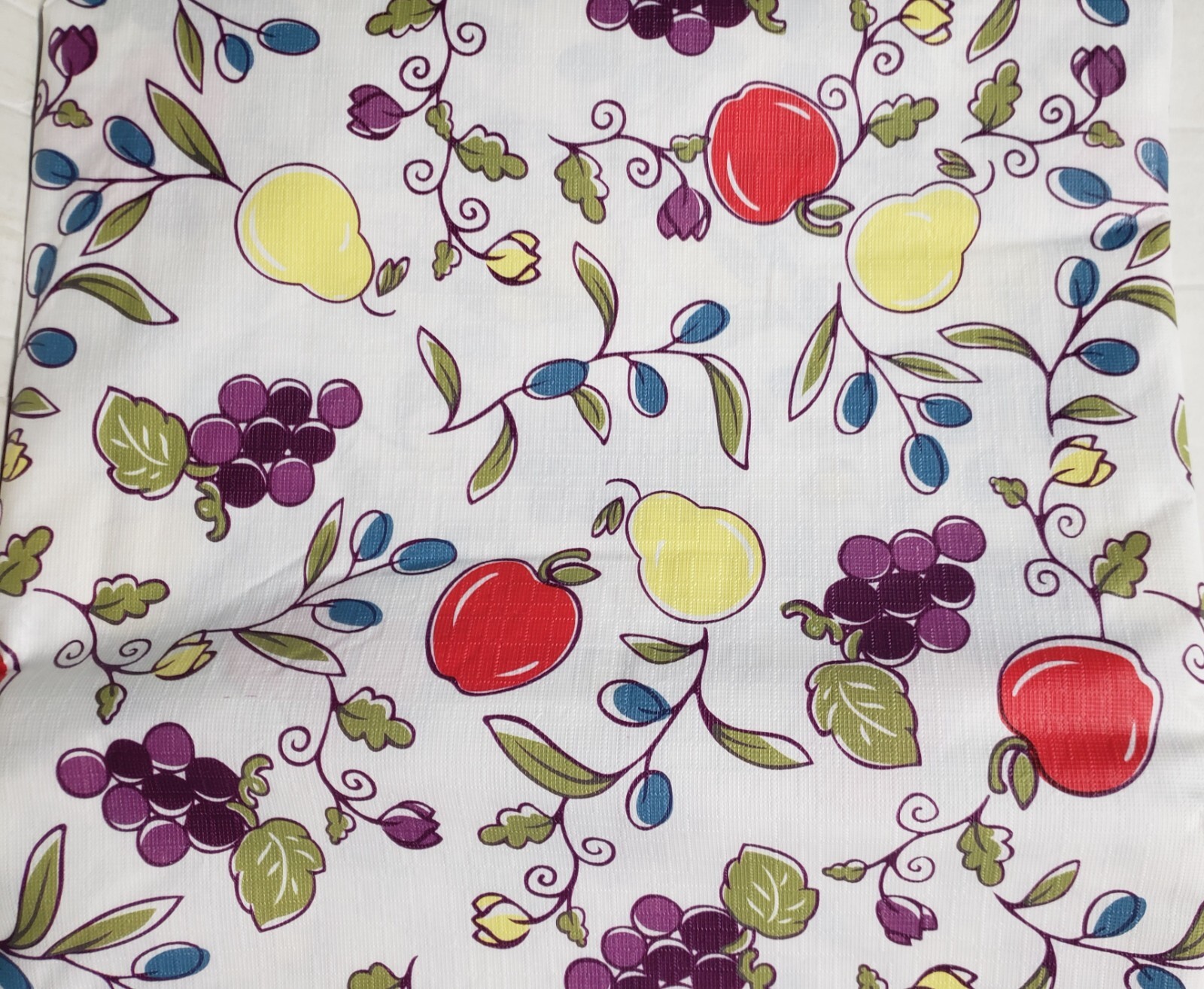 Peva Vinyl Kitchen Tablecloth 70″ ROUND , MULTICOLOR FRUITS, BRIGHTON GARDENS,LL