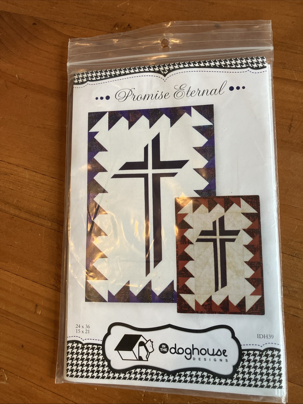 Quilt Pattern, Wall Hanging, Promise Eternal, Doghouse Designs, Cross
