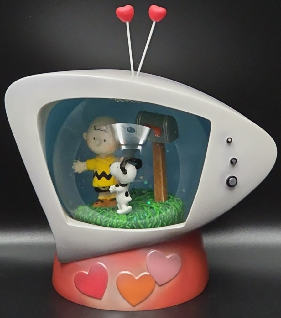 Westland Giftware #8184 Snow Globe Be My Valentine Charlie Brown Snoopy In Box
