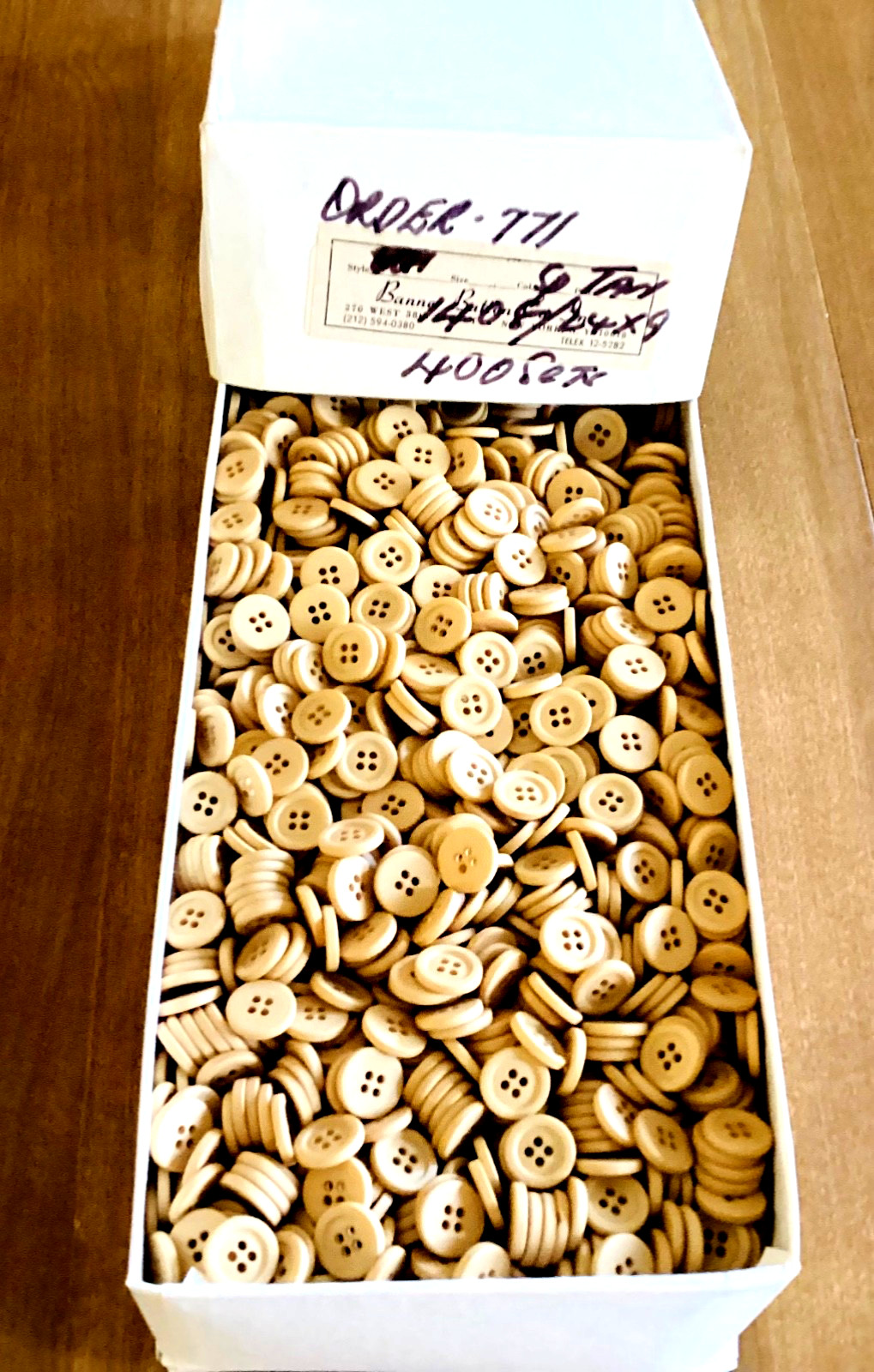 (3.5) Pounds~BUTTONS-TAN~~Sewing~Jewelry-Button Lovers-IN ORIGINAL BOX