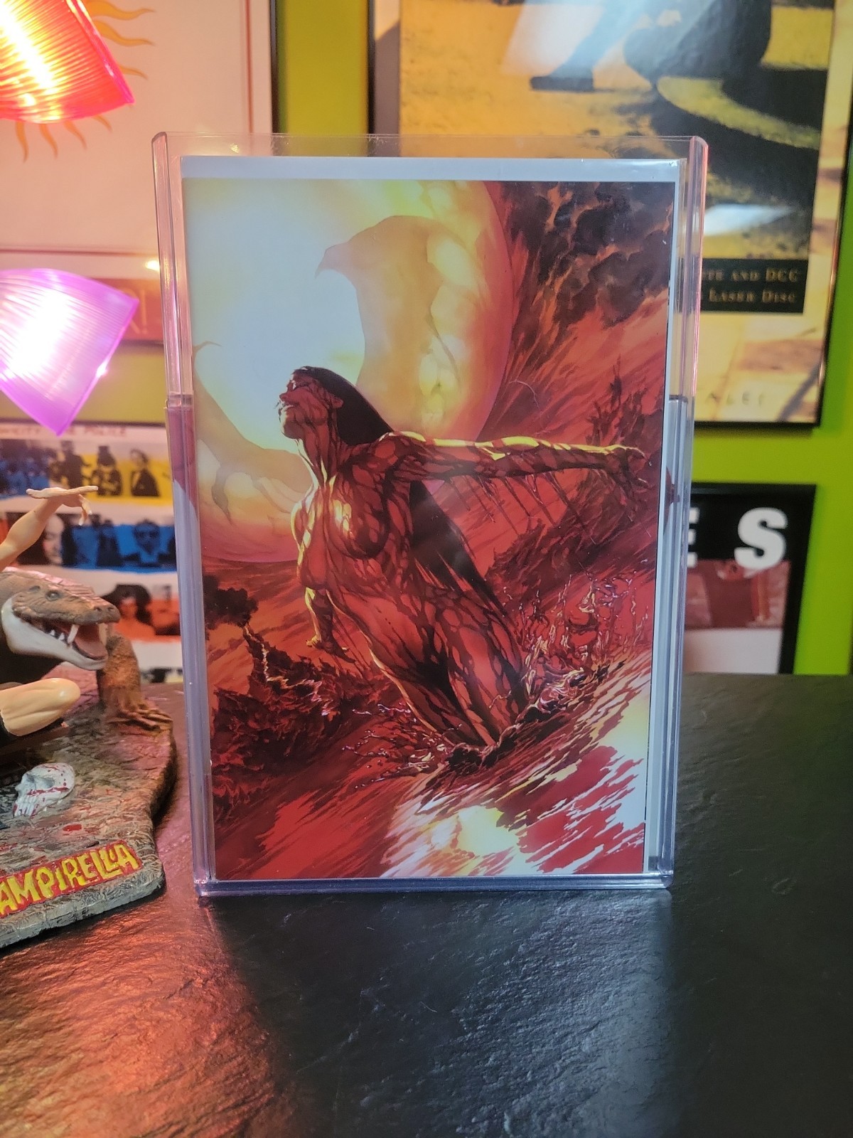 Vampirella #1 2010 Alex Ross Virgin Retailer Incentive Variant – NM