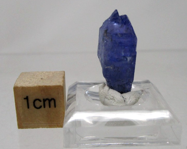 Awesome Tanzanite terminated crystal 19 mm Merelani Hills, Tanzania