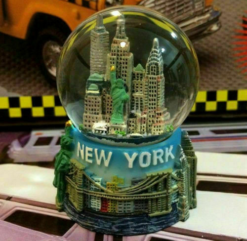 New York City Snow Globe 2.5 Inch (45mm) Skylines & Statue of liberty wg203