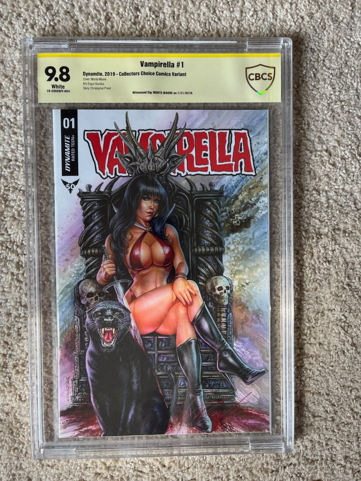 Vampirella #1 2019 SIGNED Michael Monte Moore Collector’s Choice Comics CBCS 9.8