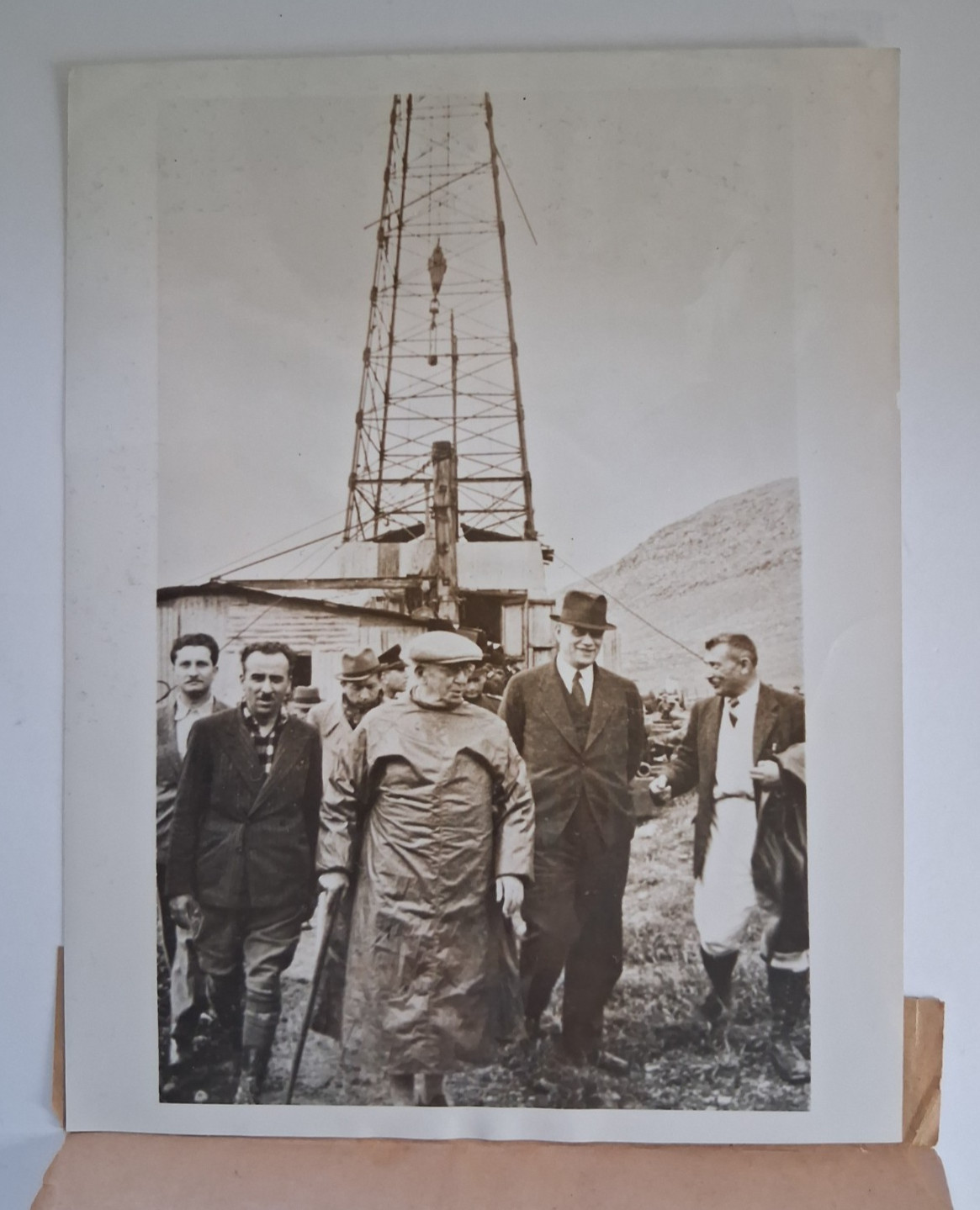 Vintage Press Photo ”Turkey’s Newly Discovered Oil” 1945, Original