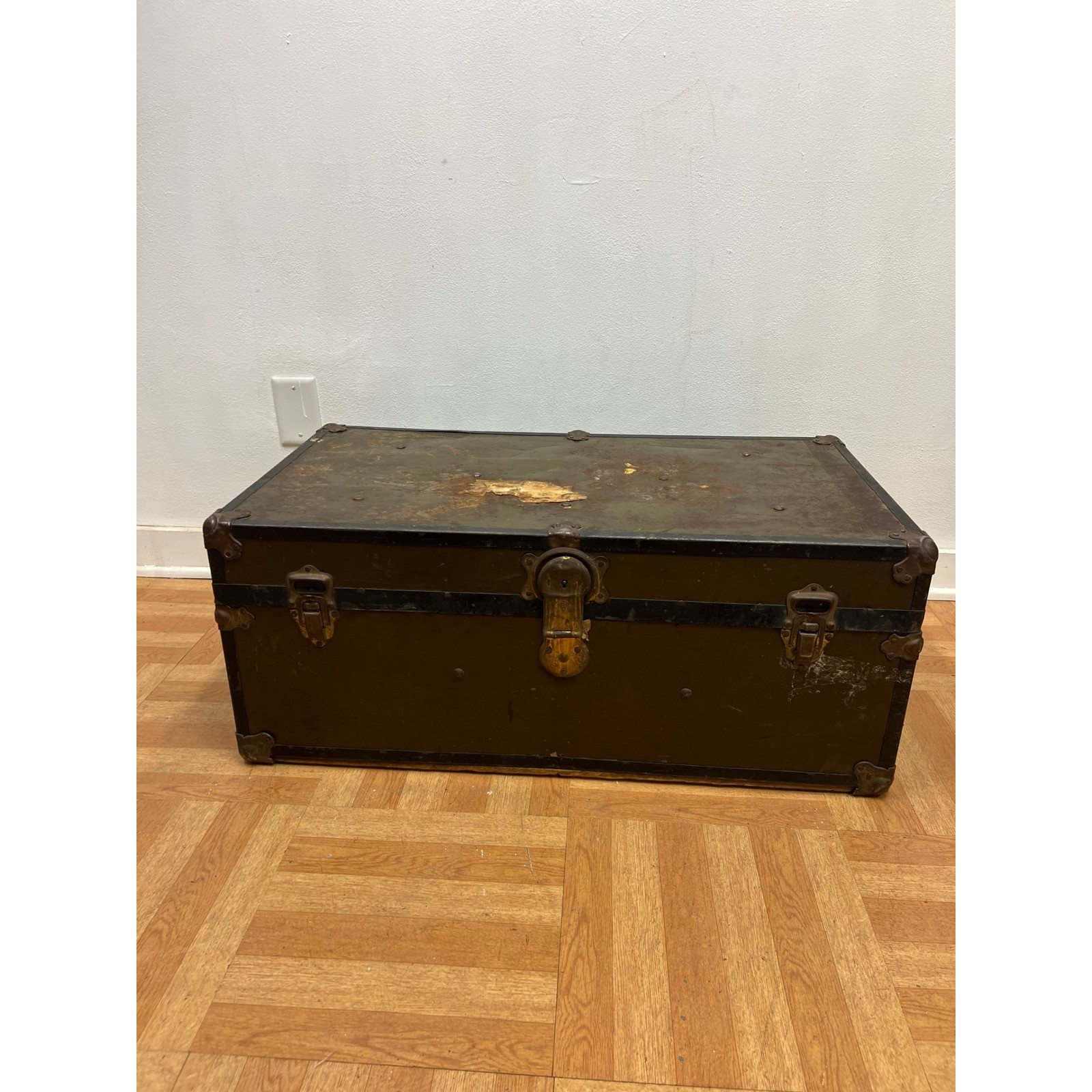 Vintage Military FOOT LOCKER Trunk chest storage green box army US soldier field
