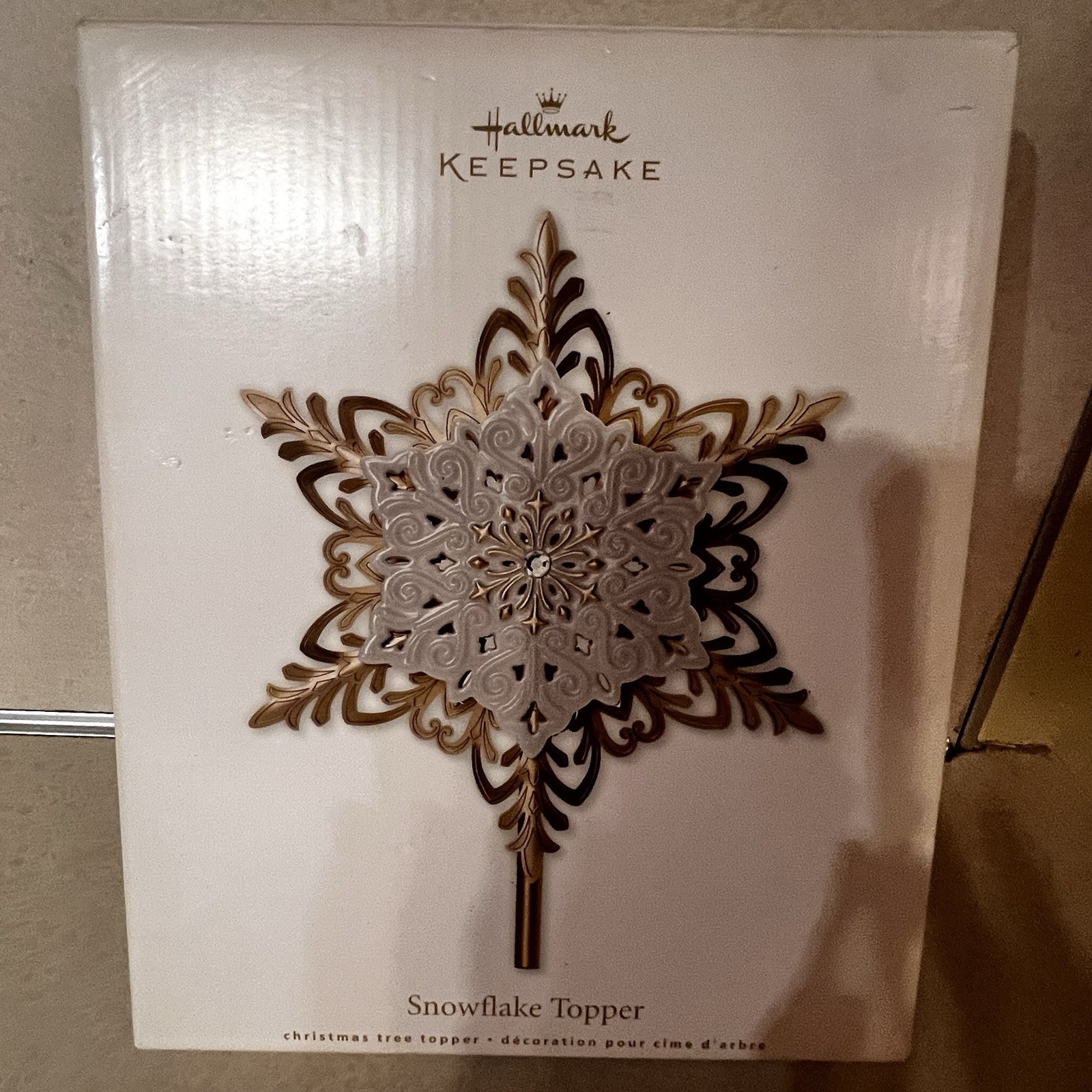 Hallmark Snowflake Christmas Tree Topper White Porcelain & Gold Tone Metal 2012