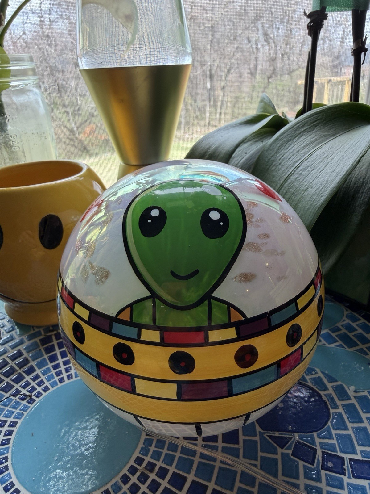 Y2K Alien Sphere Lamp – Retro UFO Mood Light – 1990s Space Decor – Roswell