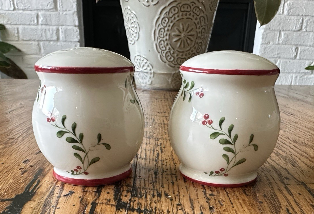 Better Homes & Gardens Heritage Mistletoe Salt & Pepper Shakers Set FREE SHIP