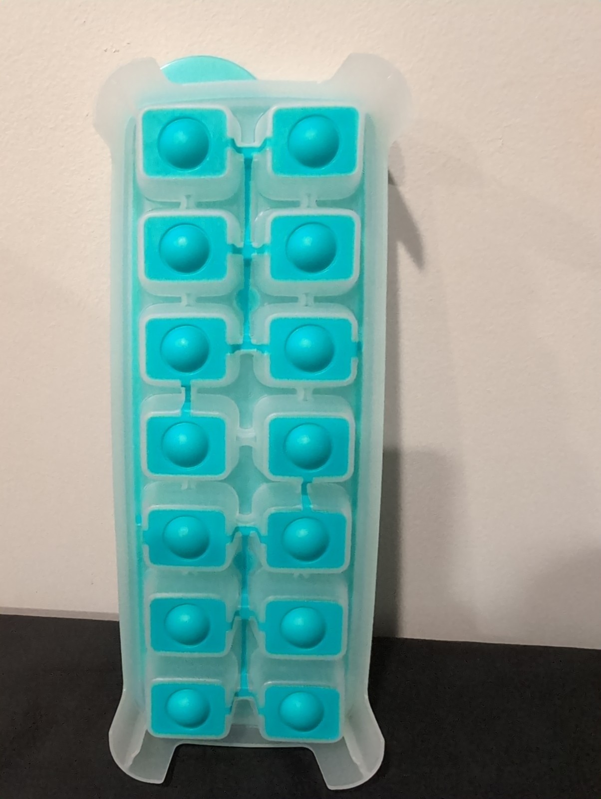 Tupperware Fresh & Pure Ice Cube Tray Silicone Pop Out Flip Seal Gently Used