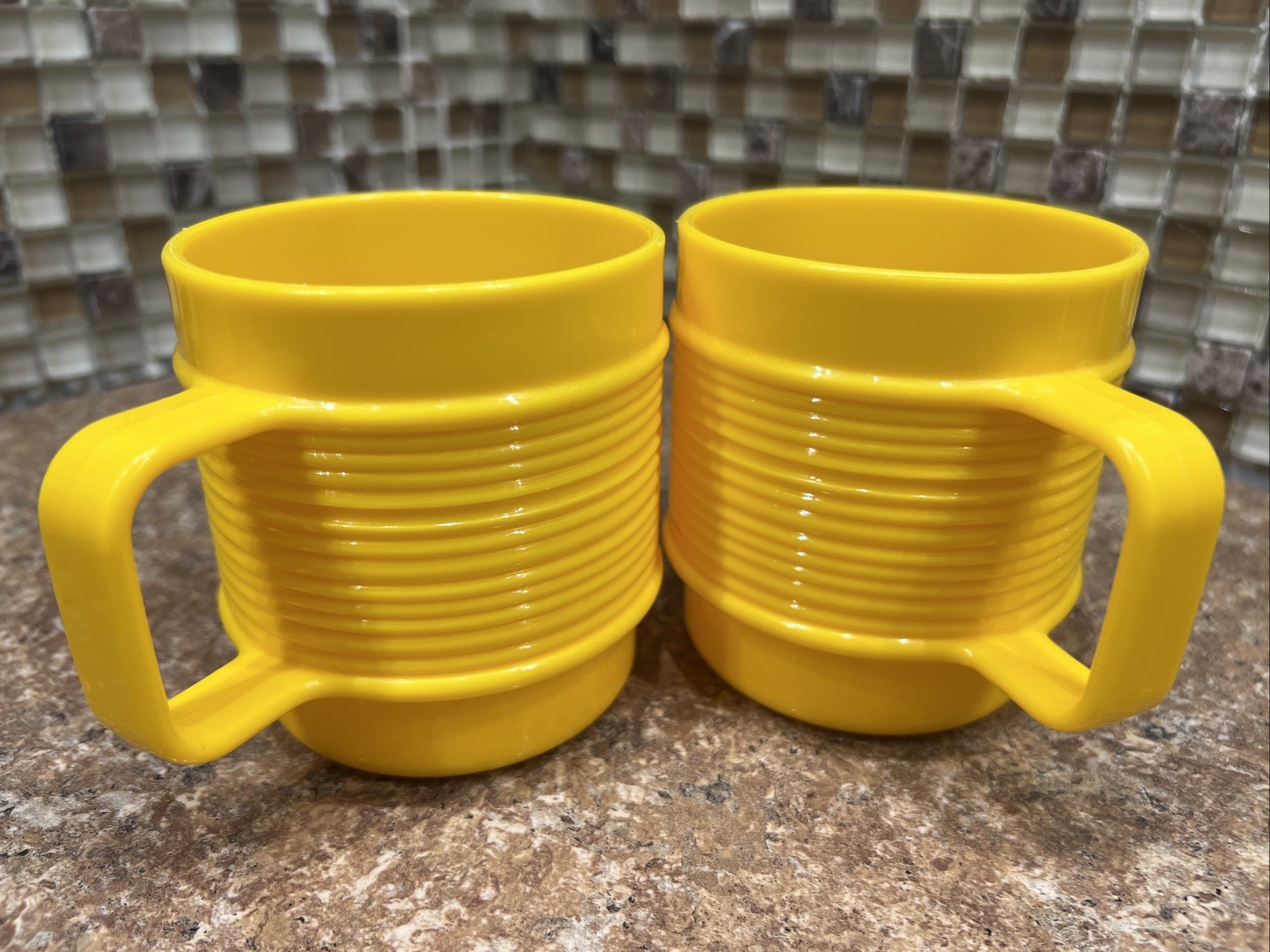 2 Vtg RUBBERMAID Yellow Plastic STACKABLE CUPS Mugs Coffee Cups #3819