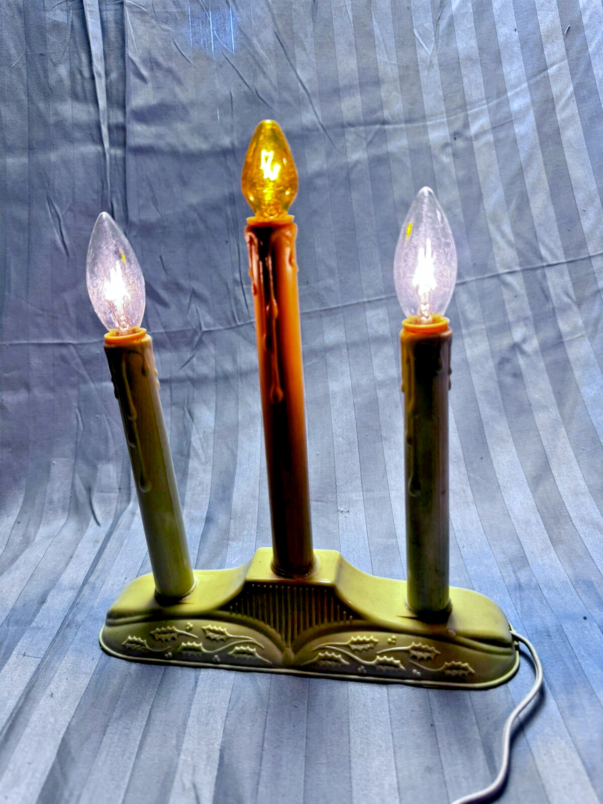 Christmas Window Electric Plug In 6 Lights Candles Candelabra Style Bulb Works