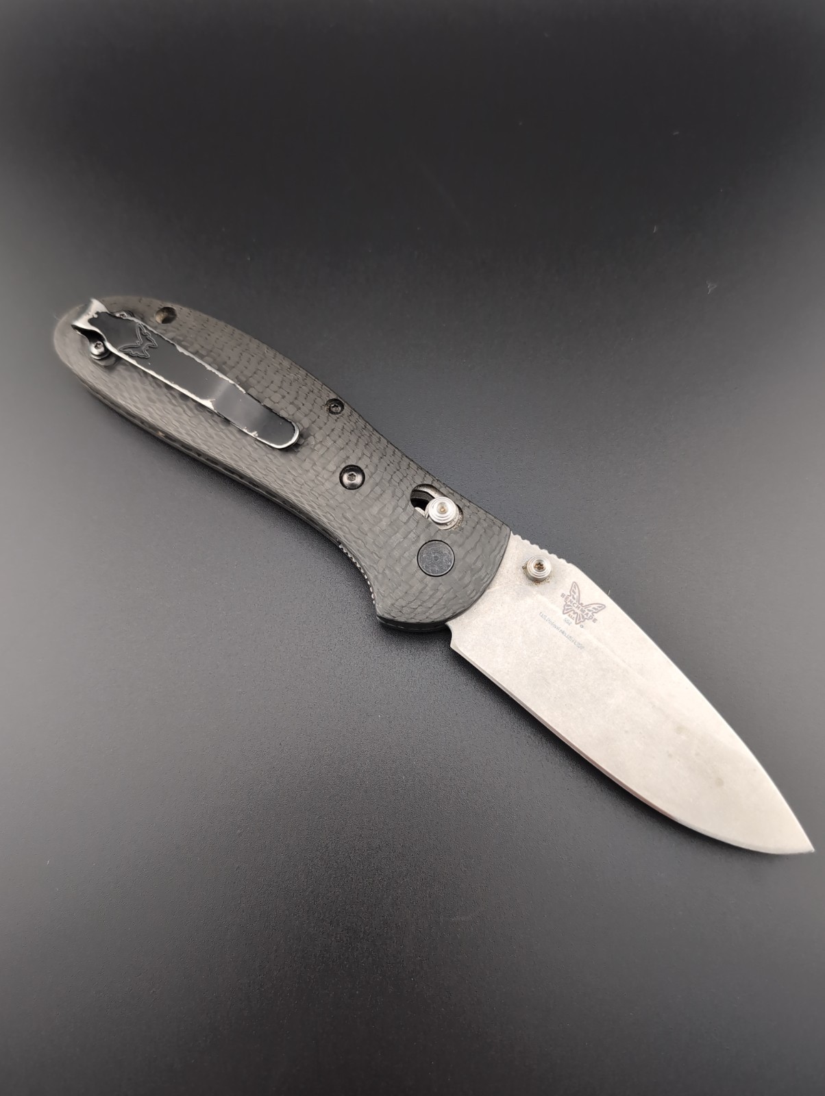 Benchmade 552 – Griptilian Doug Ritter M390 Washed Blade Carbon Fiber – BS-77
