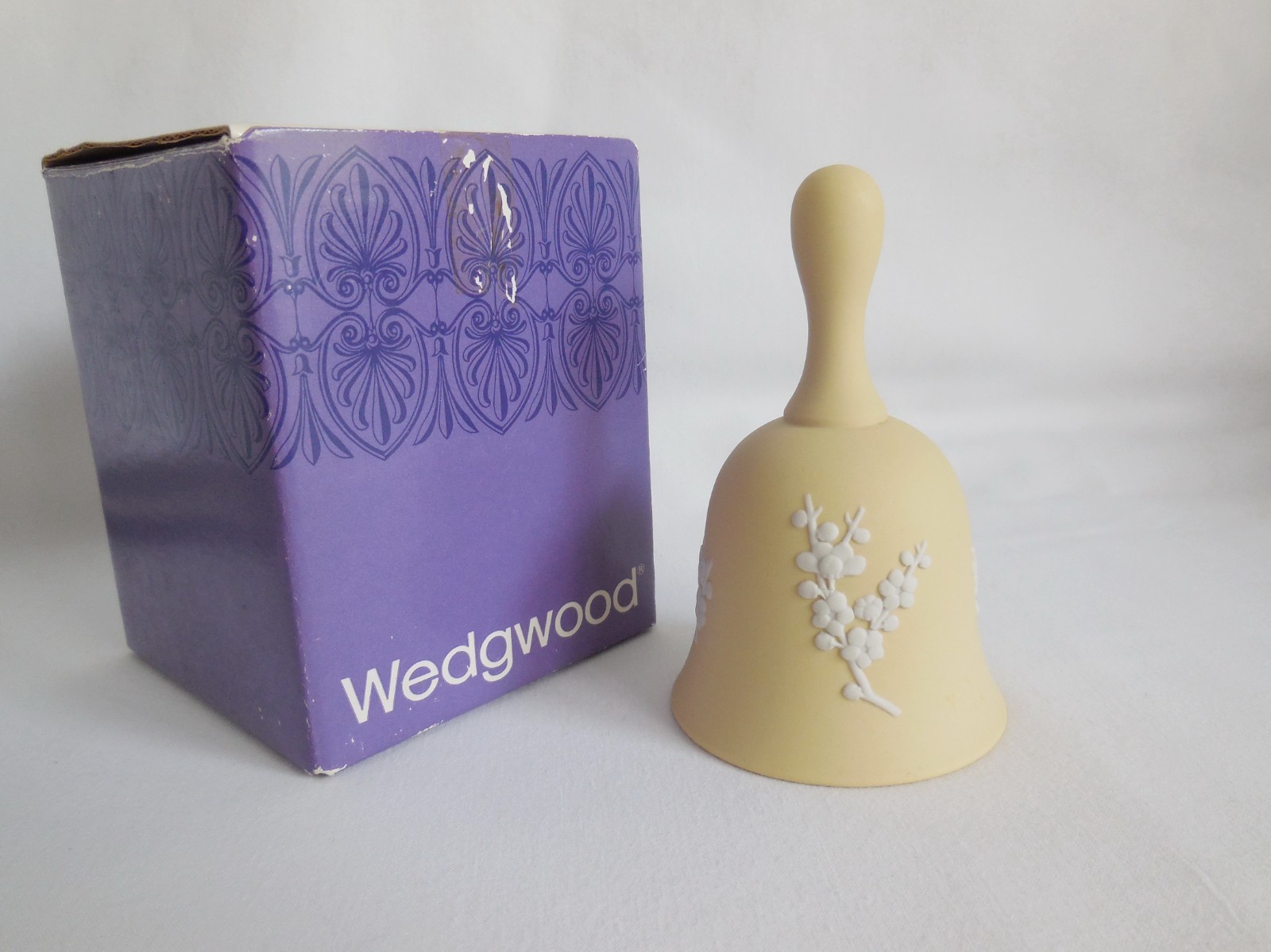 Boxed Wedgwood Primrose Yellow Jasperware Prunus Cherry Blossom Table Bell