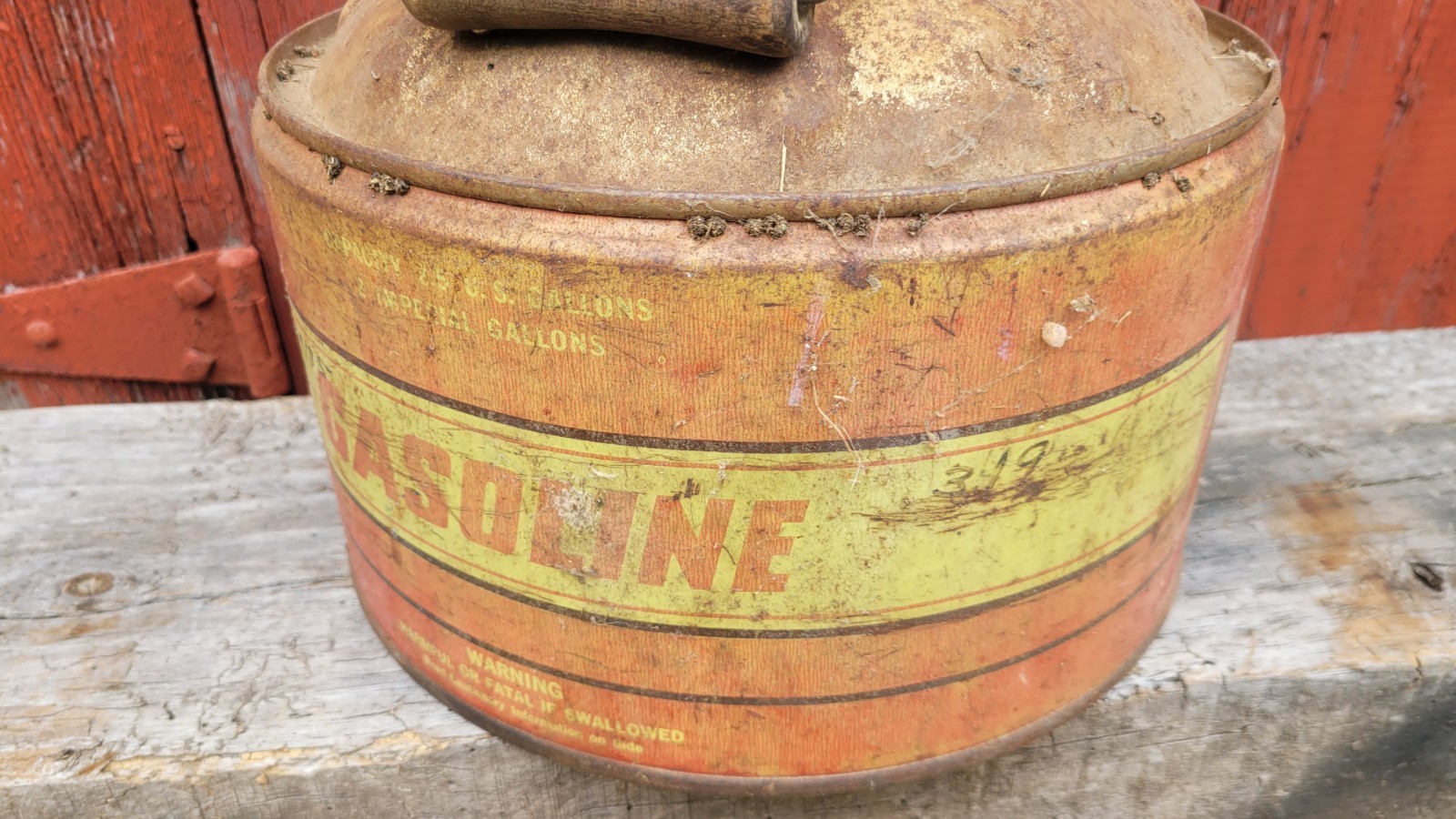 Vintage Huffy Huffman 2.5 Gallon Metal Gas FUEL Can Red Dome Top W/SPOUT