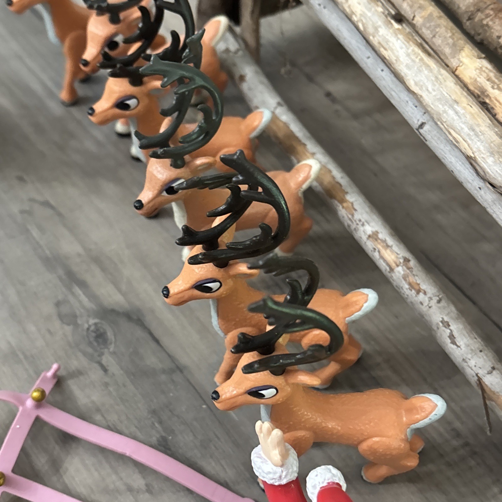 INCOMPLETE PLAYING MANTIS Rudolph Red Nosed Reindeer Santa’s Sleigh Team PVC Set