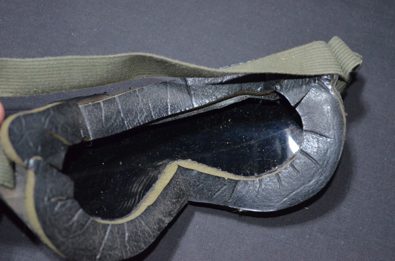 US Military Surplus Goggles Sun Wind Dust 1974 OD Green Black Vintage
