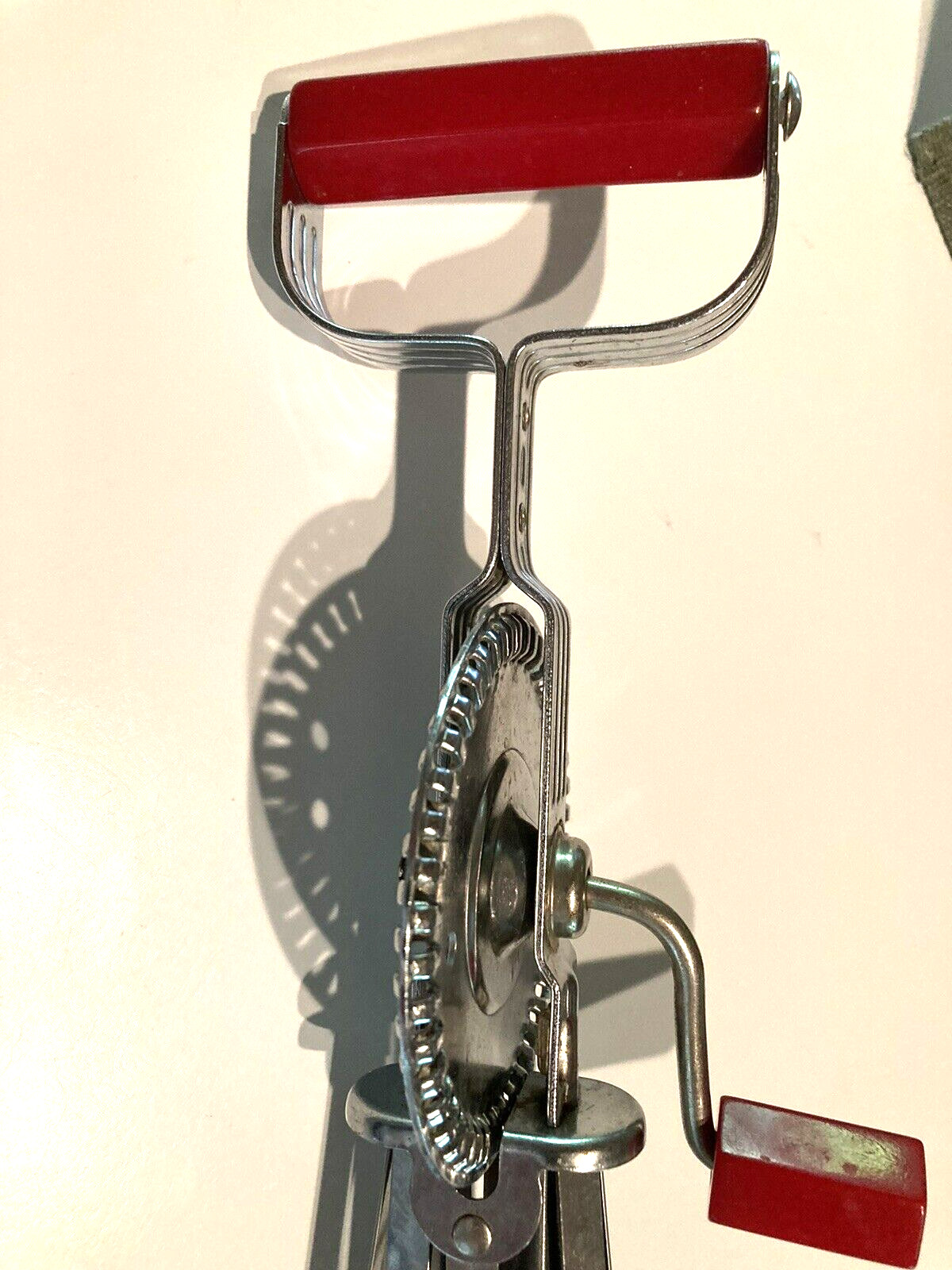 Ekco Red Bakelite Handle Hand Mixer Egg Beater Vintage Retro USA