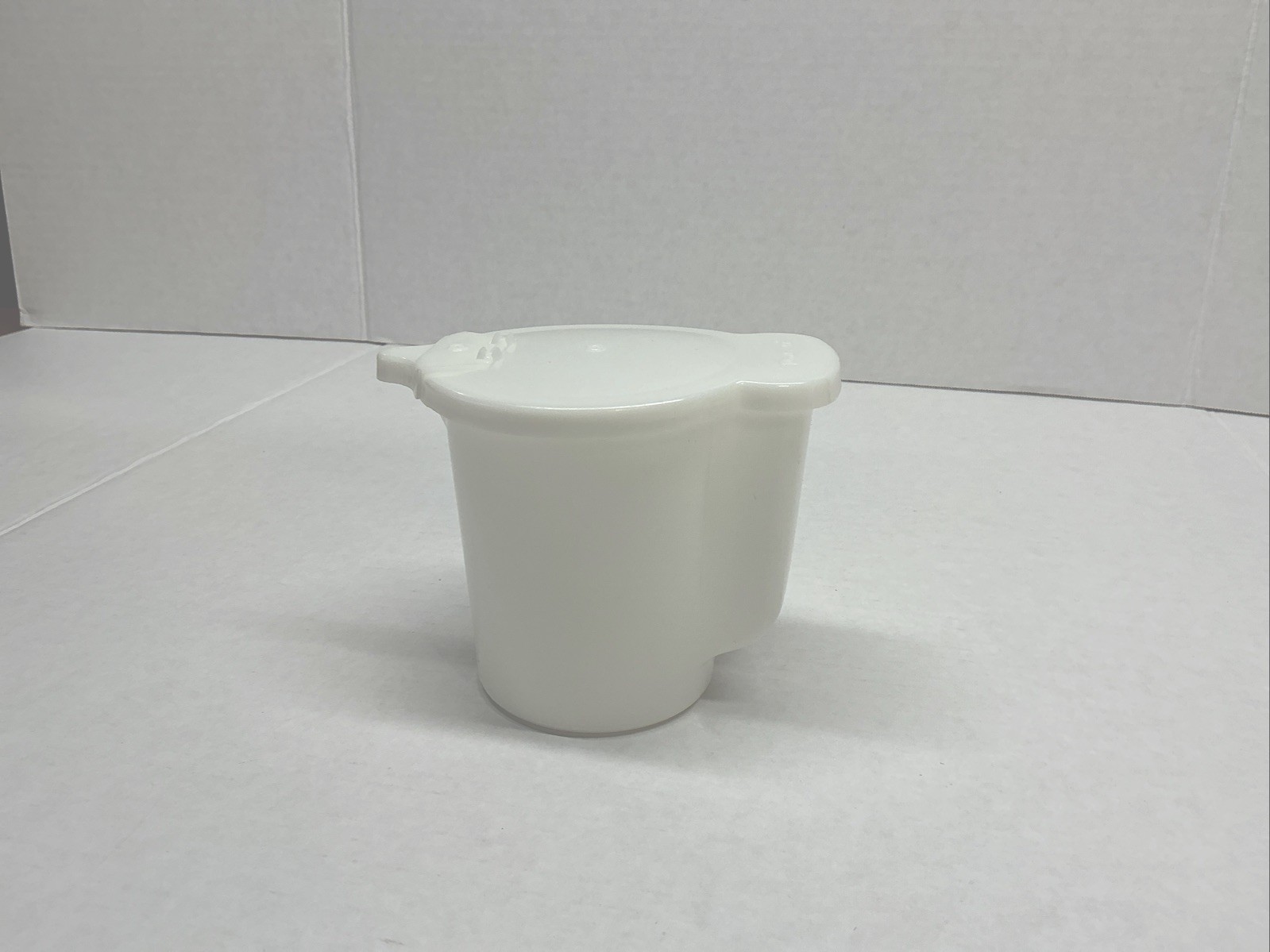 TUPPERWARE Creamer # 574-11 Container with Flip Lid USA Vintage