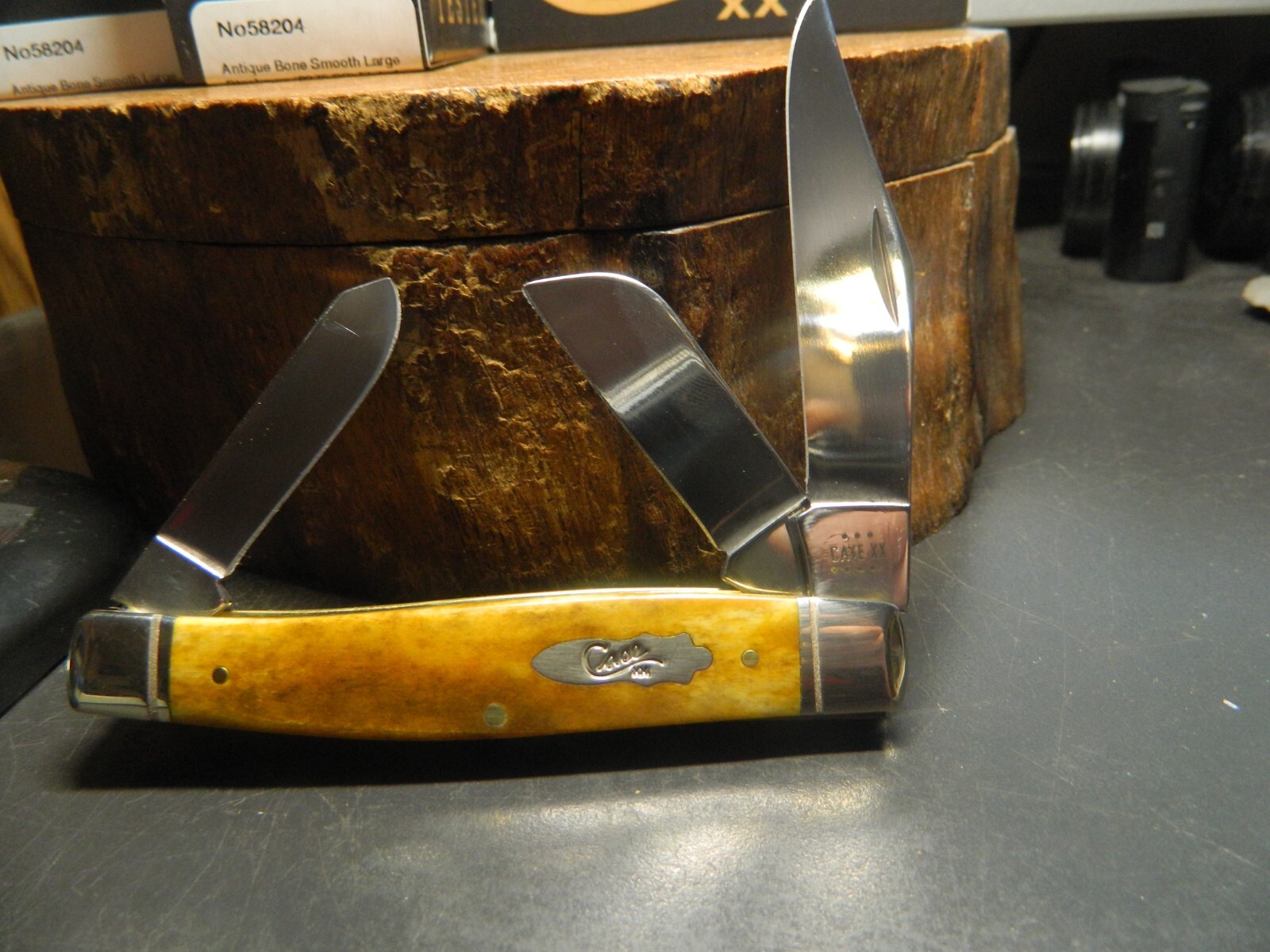 CASE & SONS 4.25″ LARGE STOCKMAN ANTIQUE BONE HANDLE 3 STAINLESS BLADES CA-58204