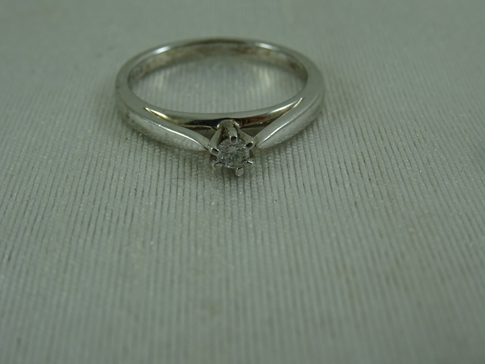 Solitaire Diamond Platinaire Engagement Ring size 7.5 AGW 1/12