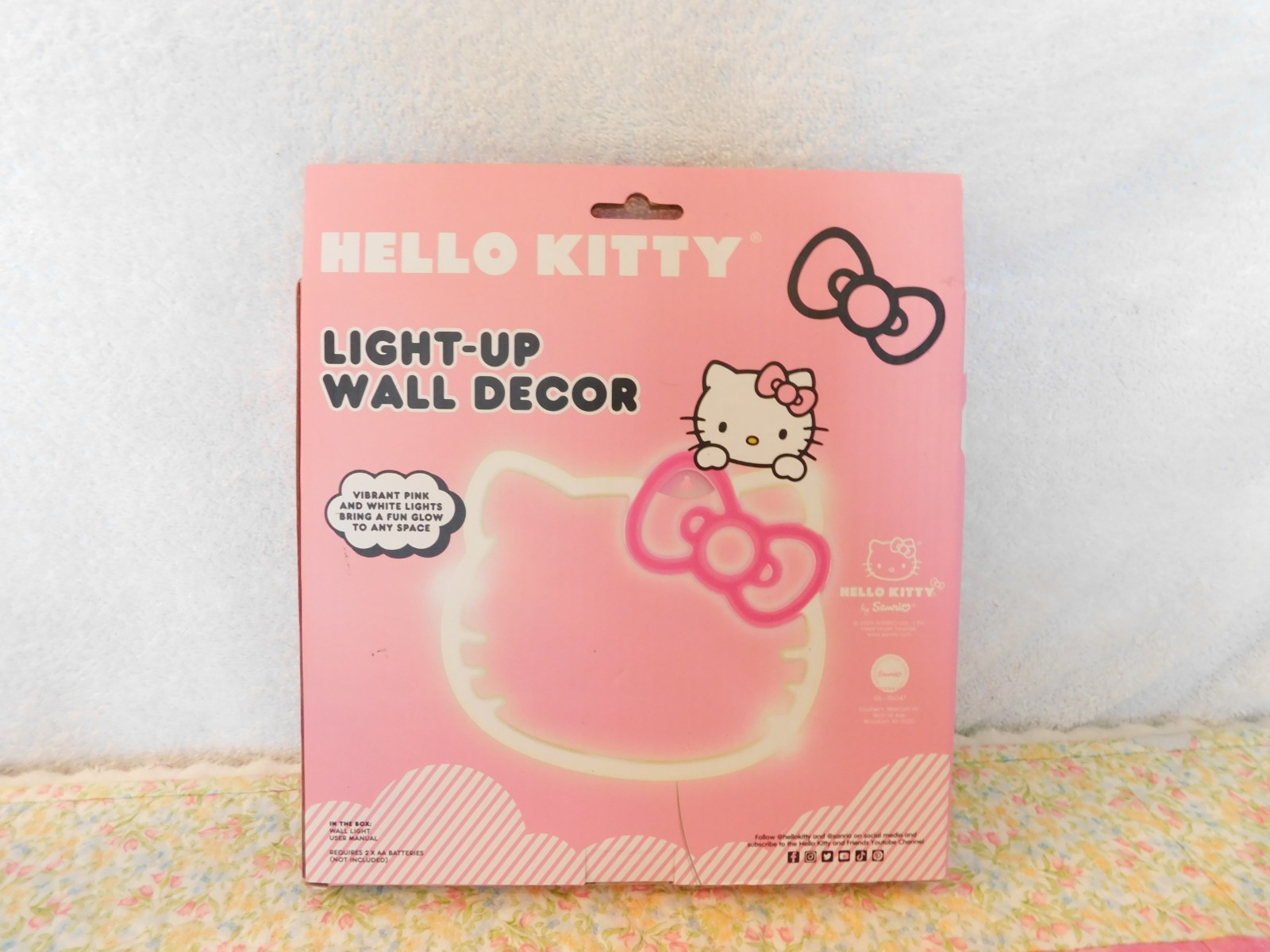 Hello Kitty Light Up Wall Decor Pink & White Lights NIP