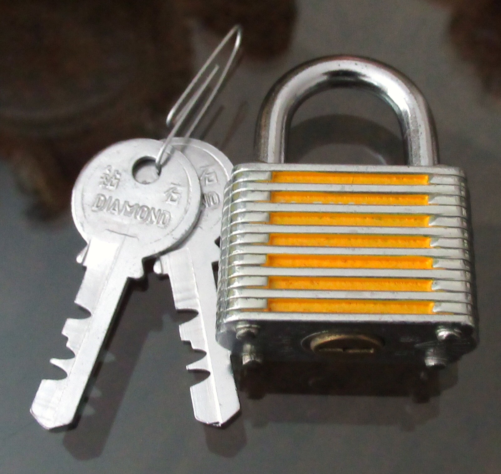 Vintage Diamond Yellow Enamel Striated Padlock With 2 Keys