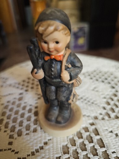 Hummel To Market Goebel West Germany 12 3/0 Boy & Girl w/ Flowers