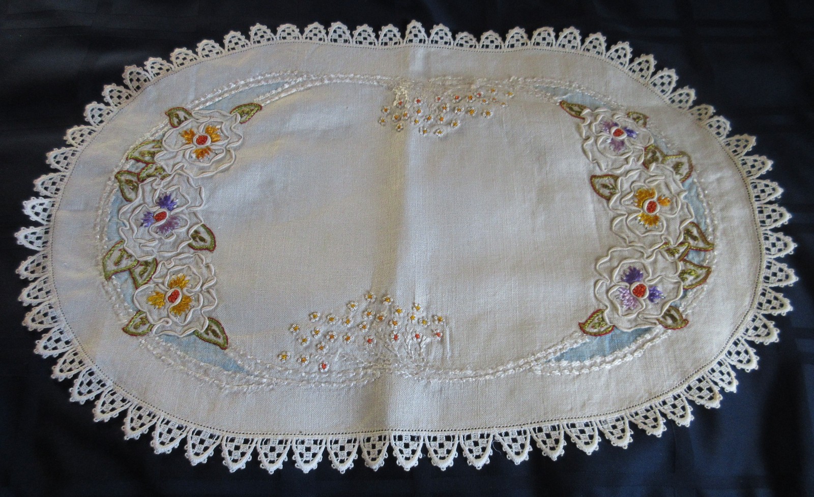 Vintage Tinted Linen Table Mat Doily CenterpeiceBullion Shiny Thread Embroidery