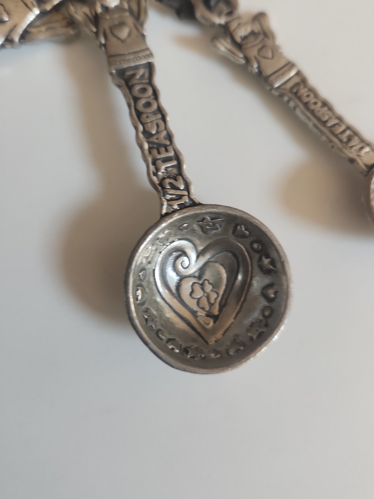 GANZ 4 Pc Angels Measuring Spoon Set Angels Hearts Wings Design
